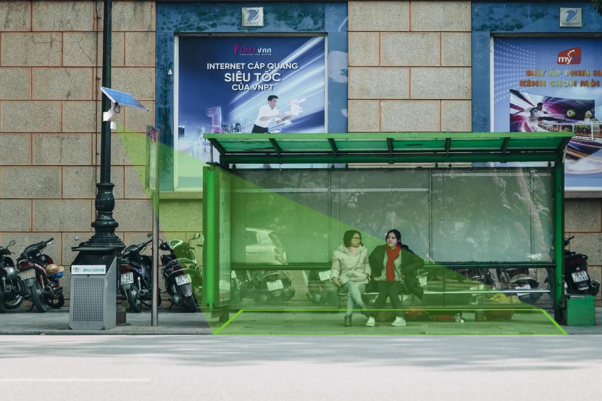 Personentelling bij een bushalte met SensMax TAC-B-radar en SPS20-zonne-energie